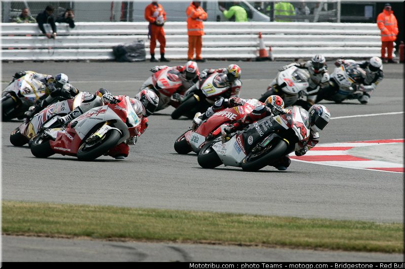 moto2_angleterre_2010_007