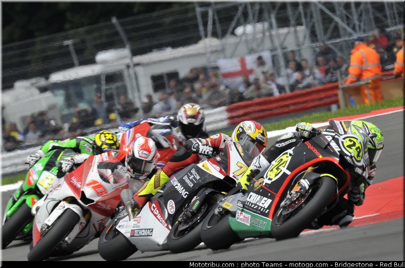 moto2_angleterre_2010_009