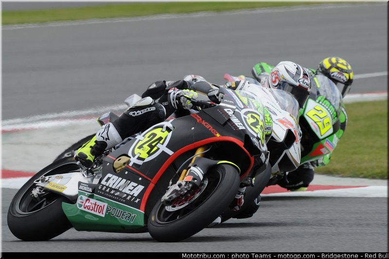 moto2_angleterre_2010_012