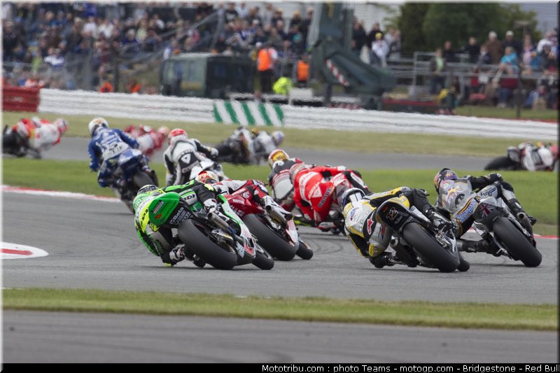moto2_angleterre_2010_029