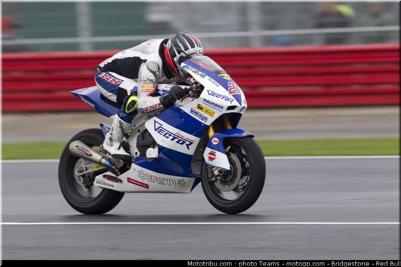 moto2_leonov_1_angleterre_2010