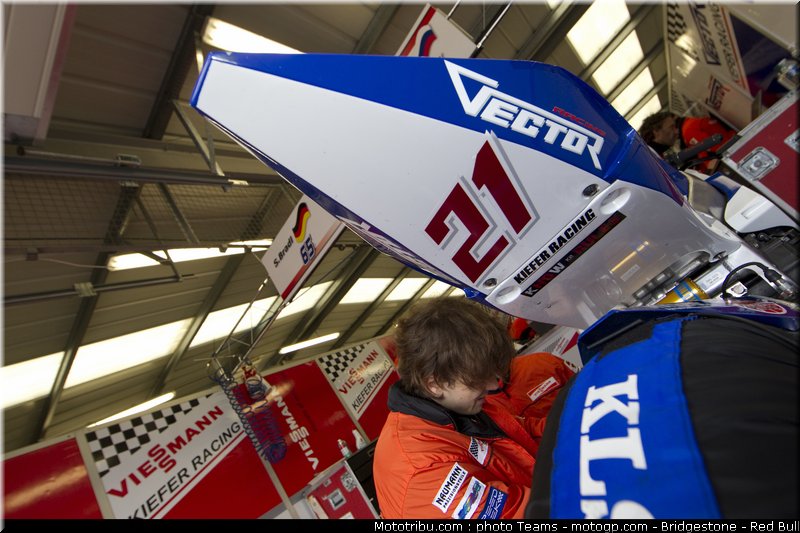 moto2_leonov_6_angleterre_2010