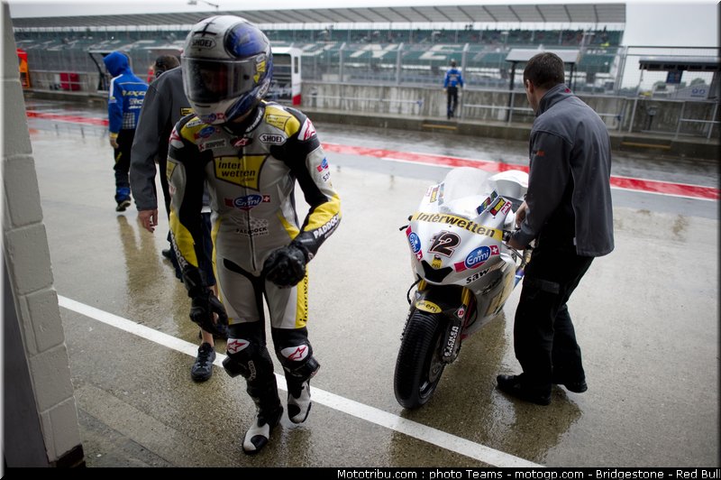 moto2_luthi_5_angleterre_2010