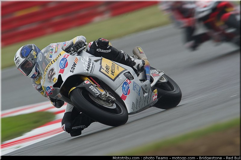 moto2_luthi_7_angleterre_2010