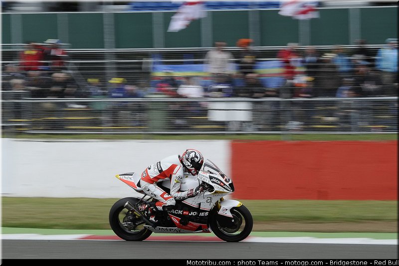 moto2_olive_2_angleterre_2010