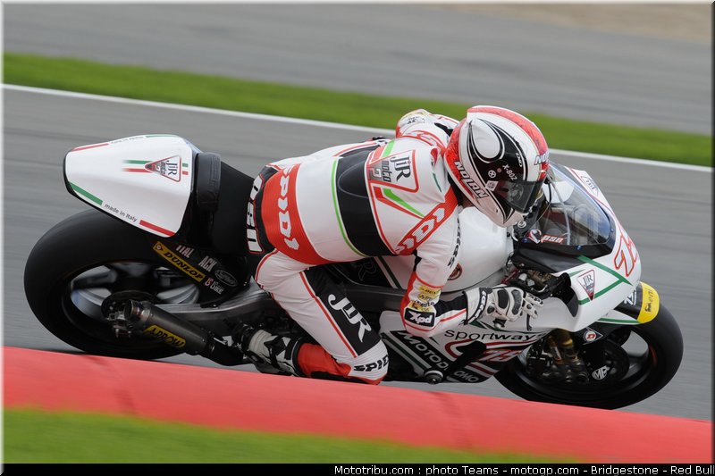 moto2_pasini_1_angleterre_2010