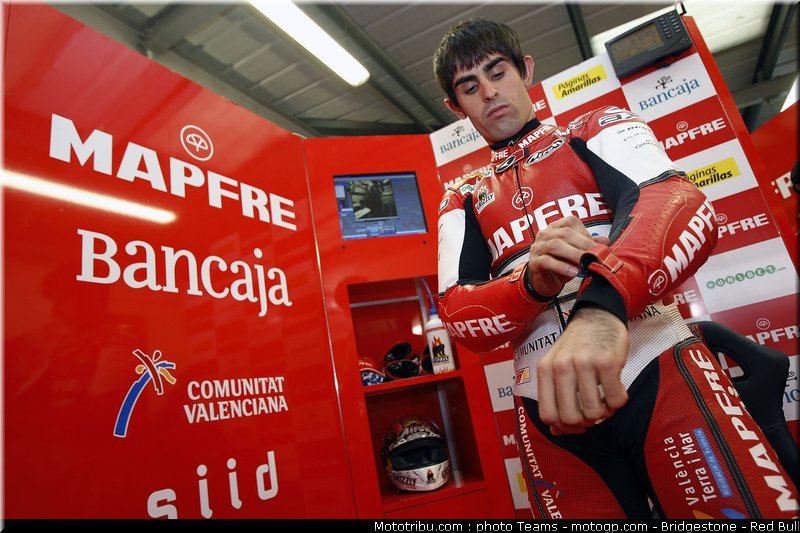 moto2_simon_03_angleterre_2010