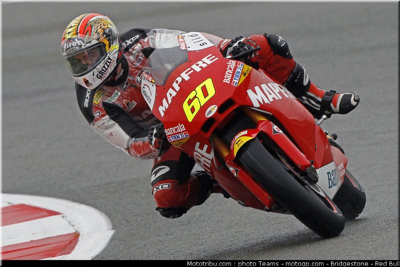 moto2_simon_04_angleterre_2010