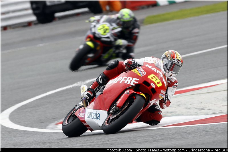 moto2_simon_08_angleterre_2010