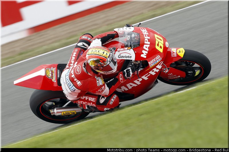 moto2_simon_09_angleterre_2010
