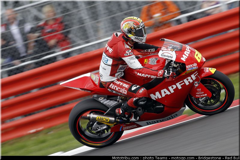 moto2_simon_11_angleterre_2010