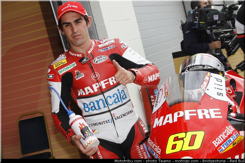 moto2_simon_12_angleterre_2010