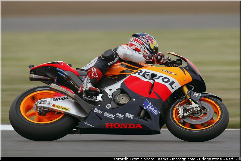 motogp_dovizioso_08_angleterre_2010