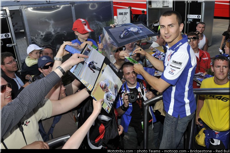 motogp_lorenzo_23_angleterre_2010