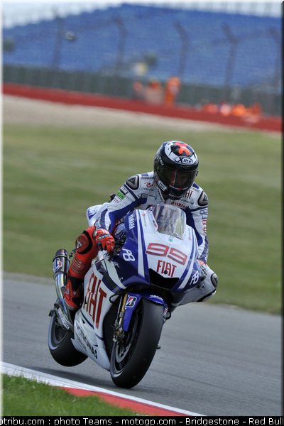 motogp_lorenzo_31_angleterre_2010