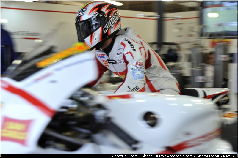 motogp_melandri_08_angleterre_2010