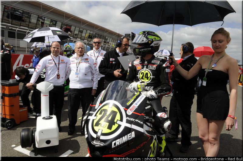 motogp_pitbabe_011_angleterre_2010