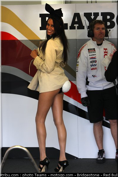 motogp_pitbabe_013_angleterre_2010