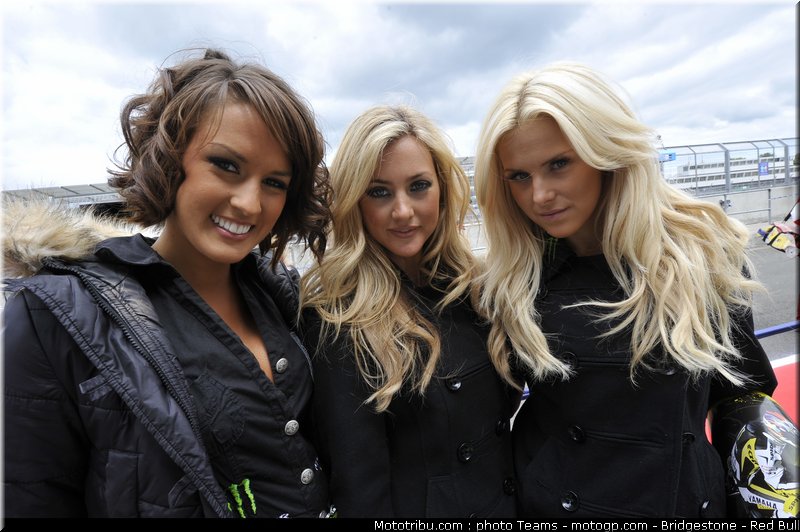 motogp_pitbabe_032_angleterre_2010