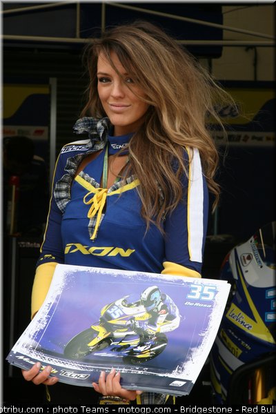 motogp_pitbabe_039_angleterre_2010