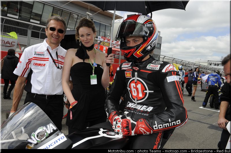 motogp_pitbabe_052_angleterre_2010