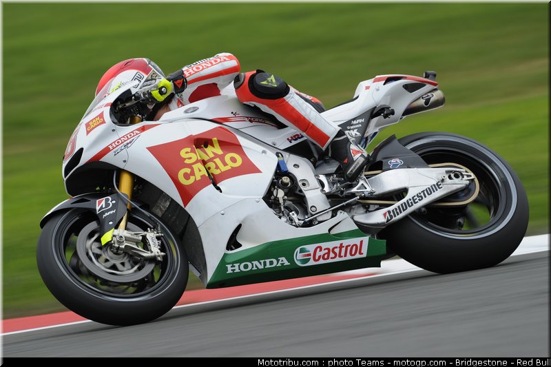 motogp_simoncelli_02_angleterre_2010