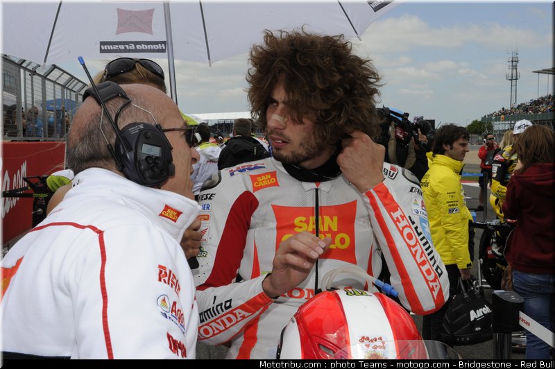 motogp_simoncelli_17_angleterre_2010