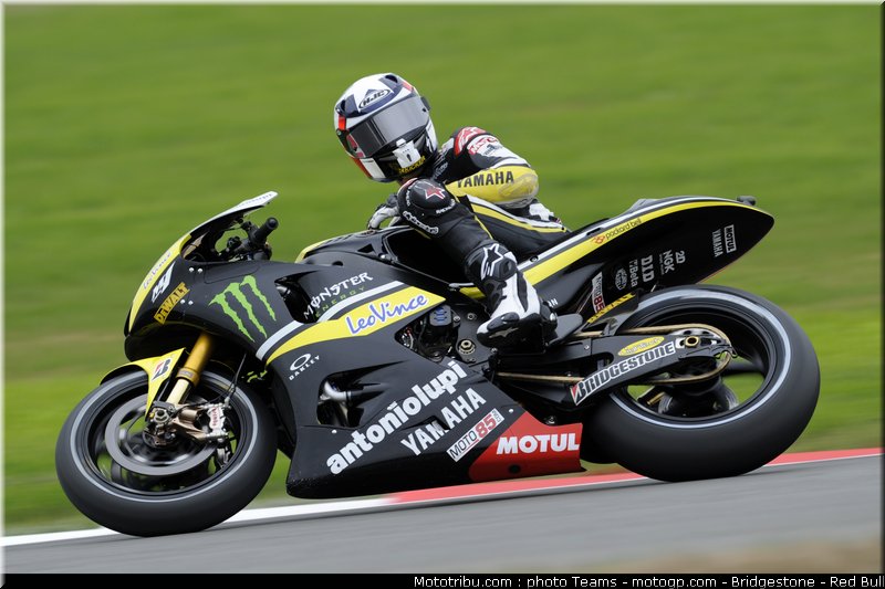 motogp_spies_06_angleterre_2010