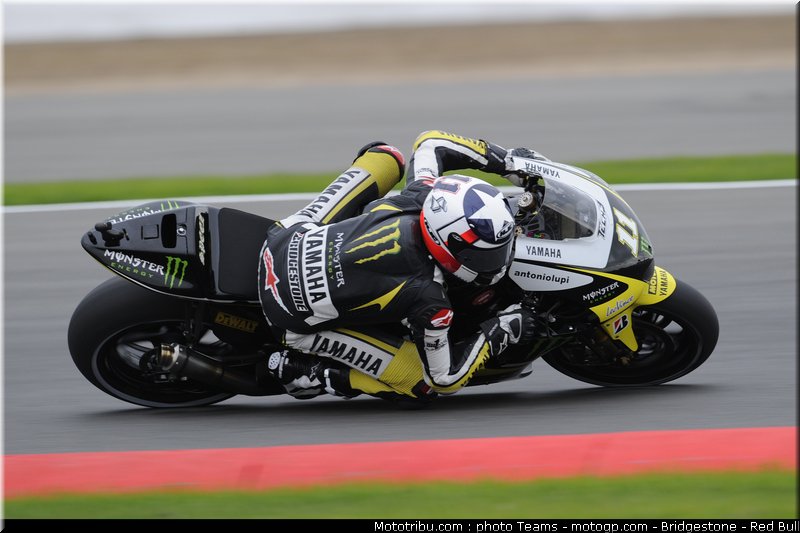 motogp_spies_07_angleterre_2010