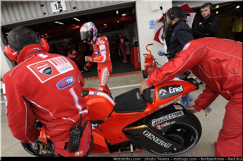 motogp_stoner_04_angleterre_2010