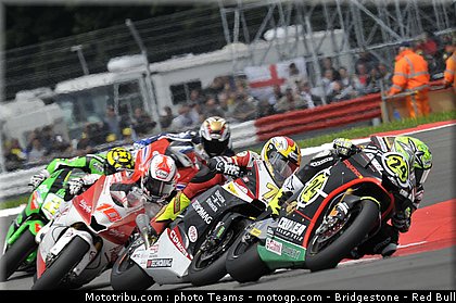 moto2_angleterre_2010_009.jpg