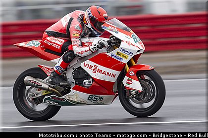 moto2_bradl_03_angleterre_2010.jpg