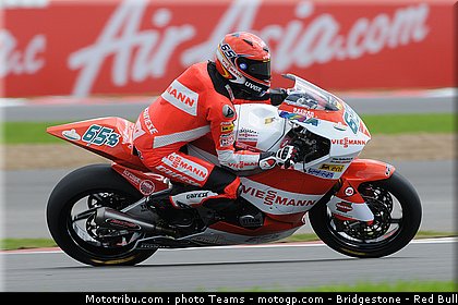 moto2_bradl_05_angleterre_2010.jpg