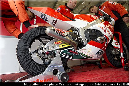 moto2_bradl_06_angleterre_2010.jpg