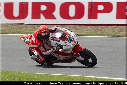 moto2_bradl_07_angleterre_2010.jpg