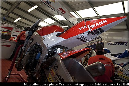 moto2_bradl_09_angleterre_2010.jpg