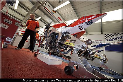 moto2_bradl_10_angleterre_2010.jpg