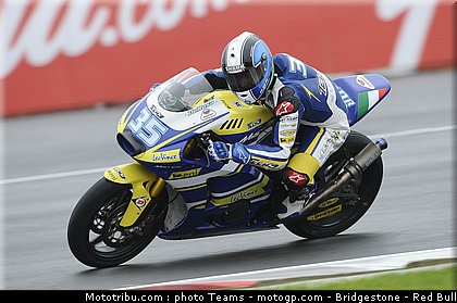 moto2_derosa_06_angleterre_2010.jpg