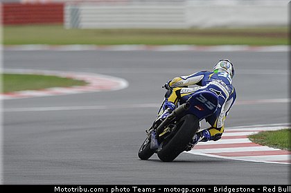 moto2_derosa_07_angleterre_2010.jpg