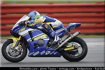 moto2_derosa_09_angleterre_2010.jpg