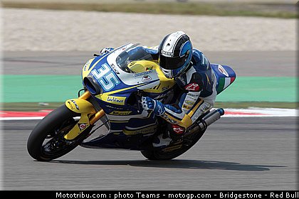 moto2_derosa_12_angleterre_2010.jpg