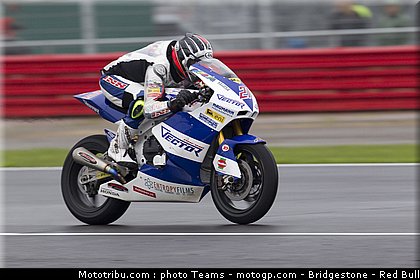 moto2_leonov_1_angleterre_2010.jpg
