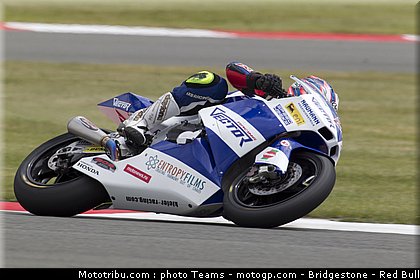moto2_leonov_7_angleterre_2010.jpg