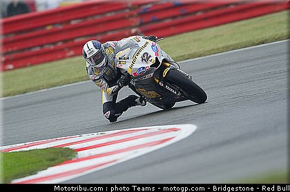 moto2_luthi_1_angleterre_2010.jpg