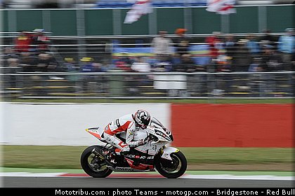 moto2_olive_2_angleterre_2010.jpg