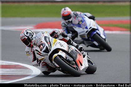 moto2_olive_5_angleterre_2010.jpg