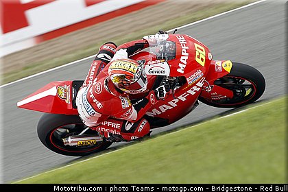 moto2_simon_09_angleterre_2010.jpg
