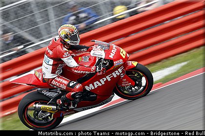 moto2_simon_10_angleterre_2010.jpg