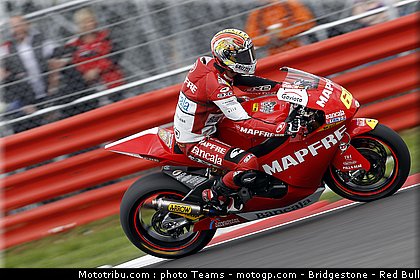 moto2_simon_11_angleterre_2010.jpg