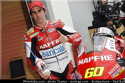moto2_simon_12_angleterre_2010.jpg